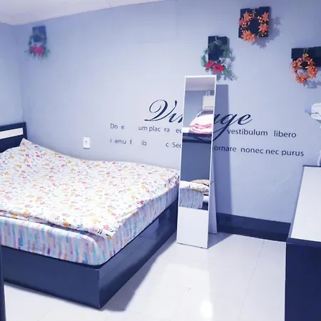 Oppaa Blue Guesthouse